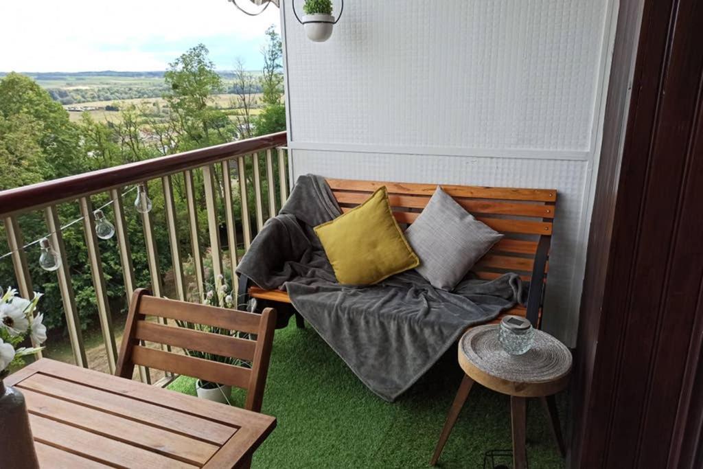 Studio Charmant Avec Vue Magnifique! Montrichard Exterior foto